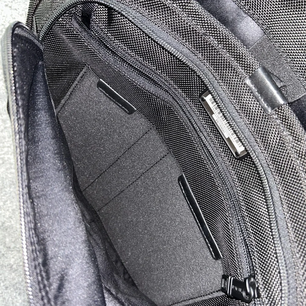 TUMI Alpha Black Ballistic Nylon Messenger Laptop Crossbody Bag Slim EUC